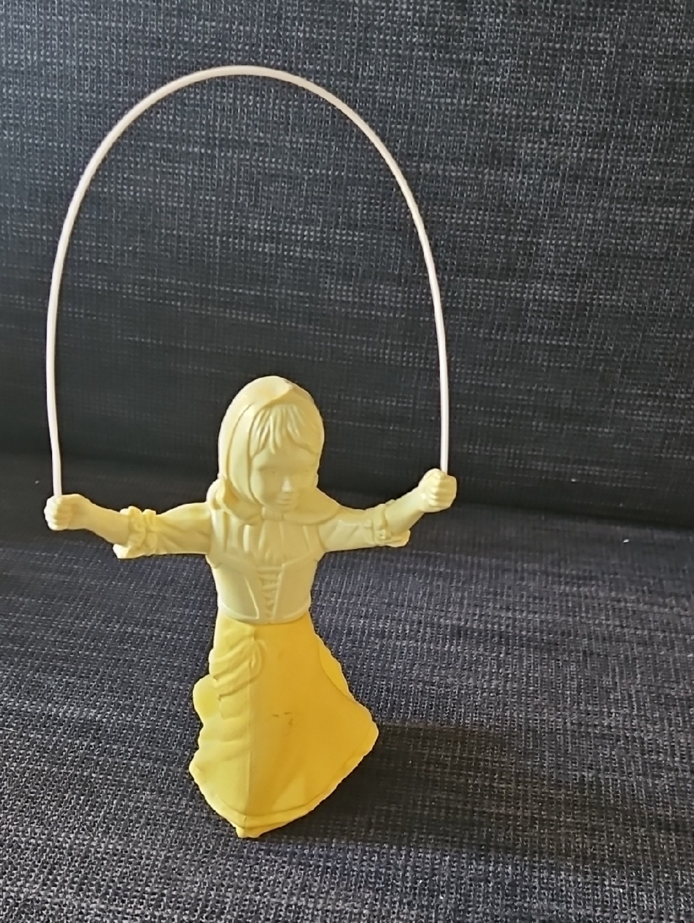 Vintage Avon Yellow Skip A Rope